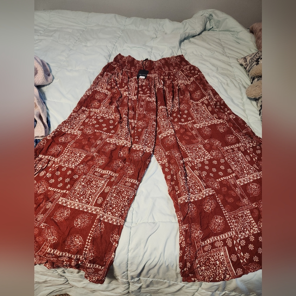 Wide leg pants